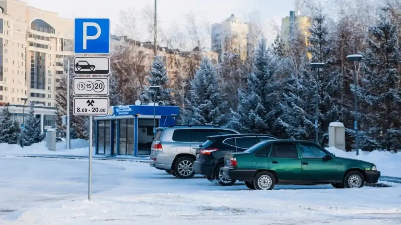 Петиция об отмене платных парковок: спор в Нур-Султане в 2022 году