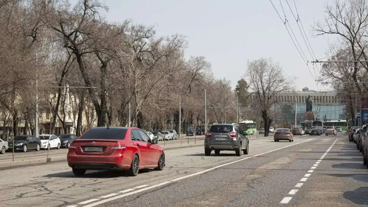 В центре Алматы запустили первую зону с низким уровнем выбросов