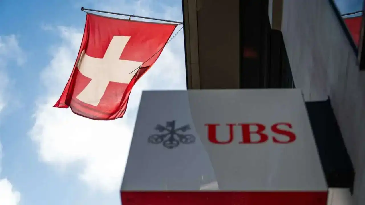 Швейцария пошла на уступки UBS, но сохранила главный удар по капиталу