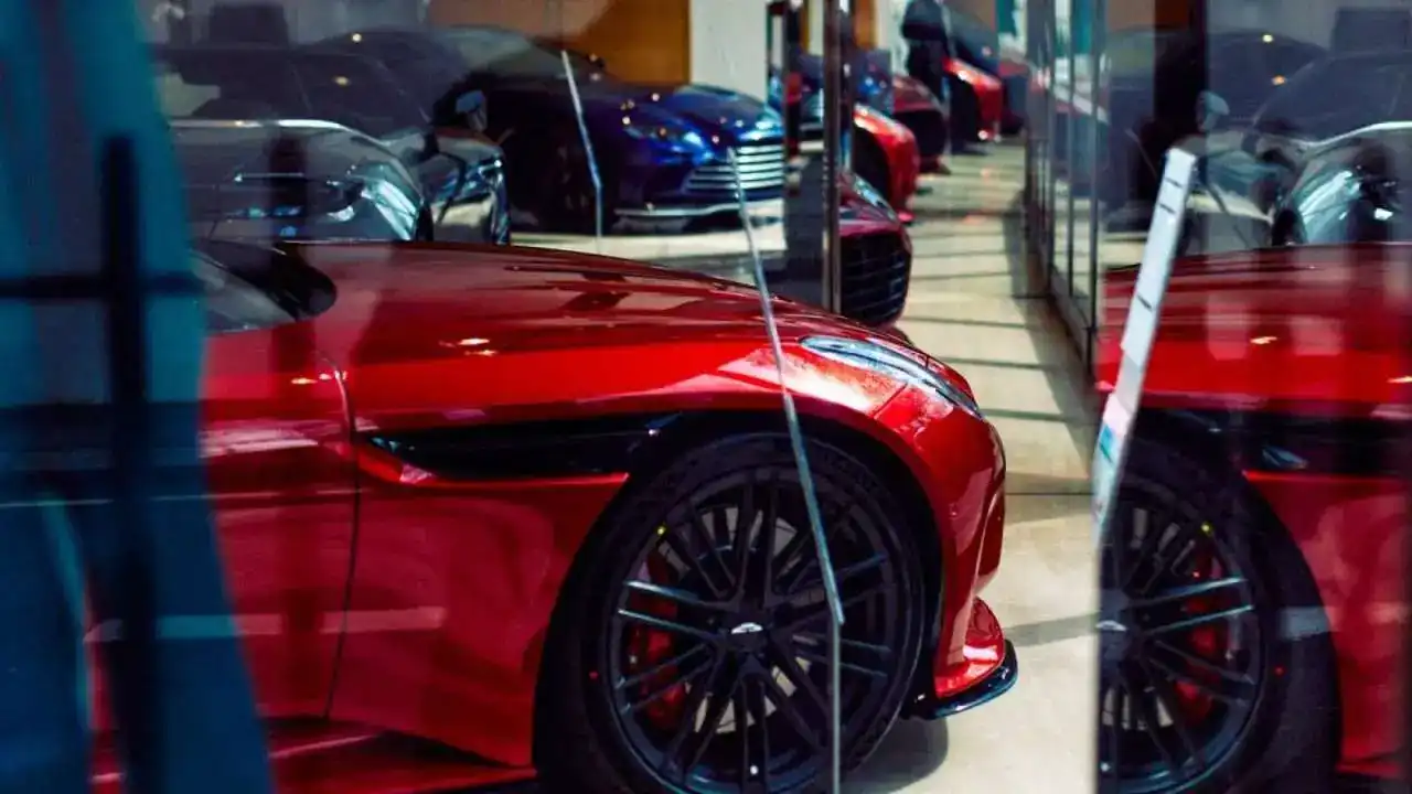 Aston Martin снова уходит в убыток на фоне растущего долга