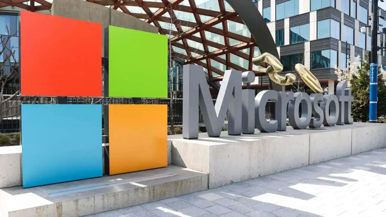 Акции Microsoft обрушились из-за двух тревожных сигналов для инвесторов