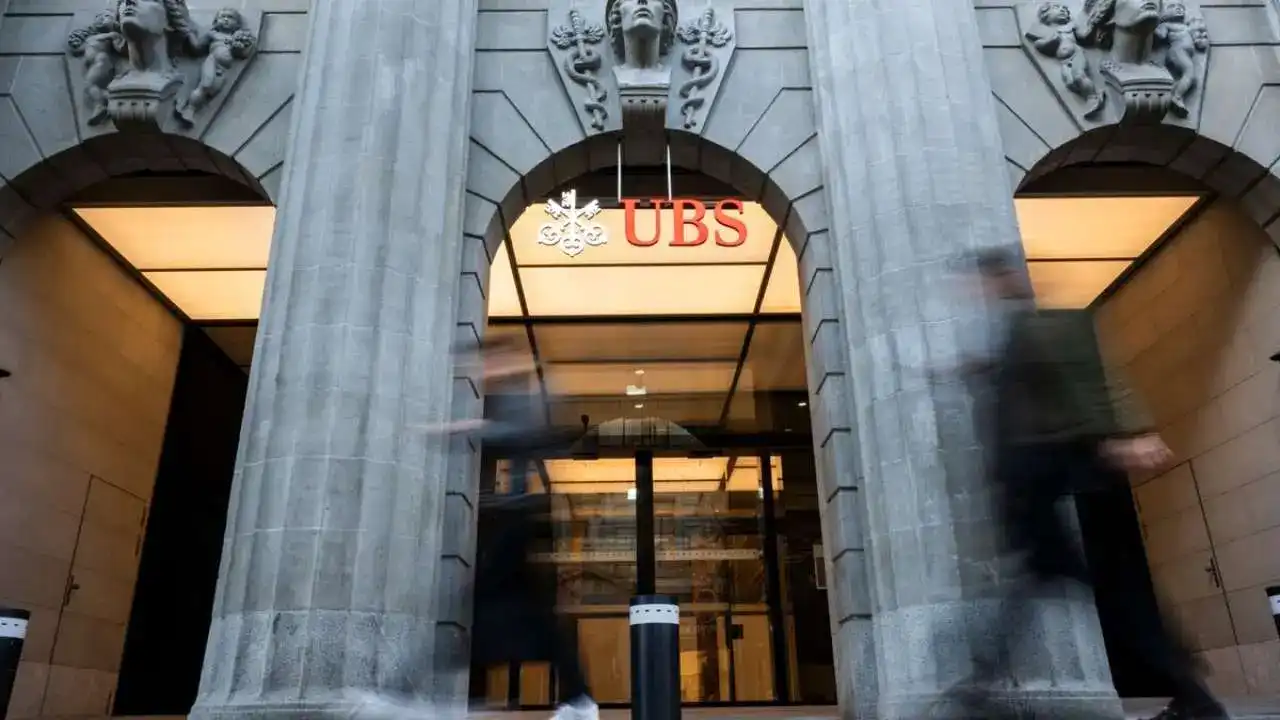 Швейцарские сенаторы затормозили закон о капитале UBS и открыли путь к смягчению требований
