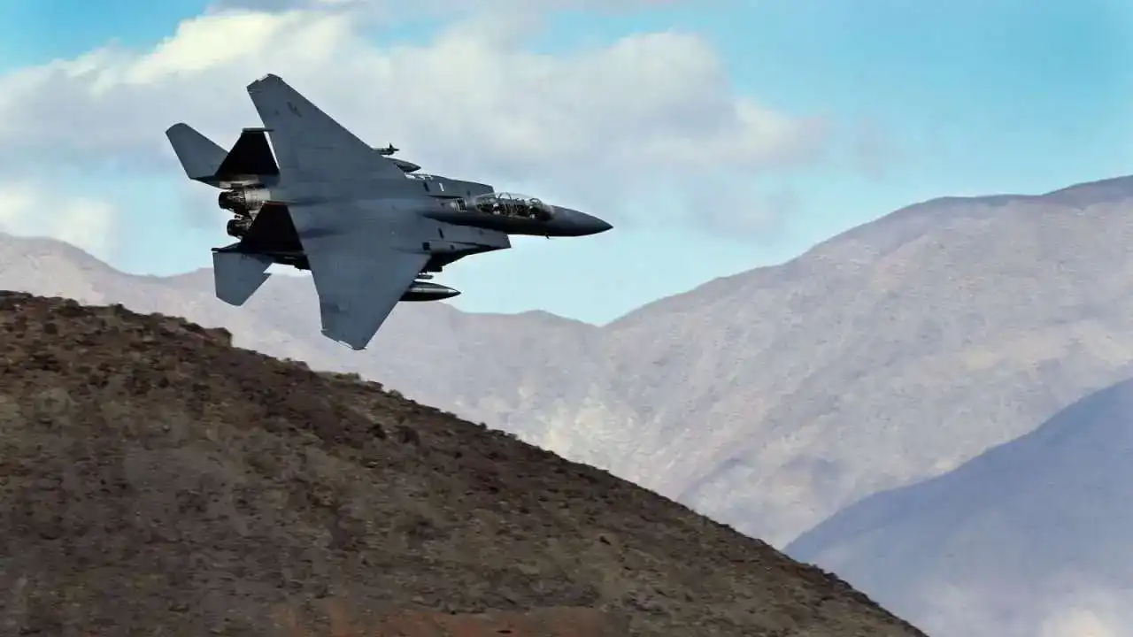 США спасли второго члена экипажа сбитого над Ираном F-15 после охоты в горах