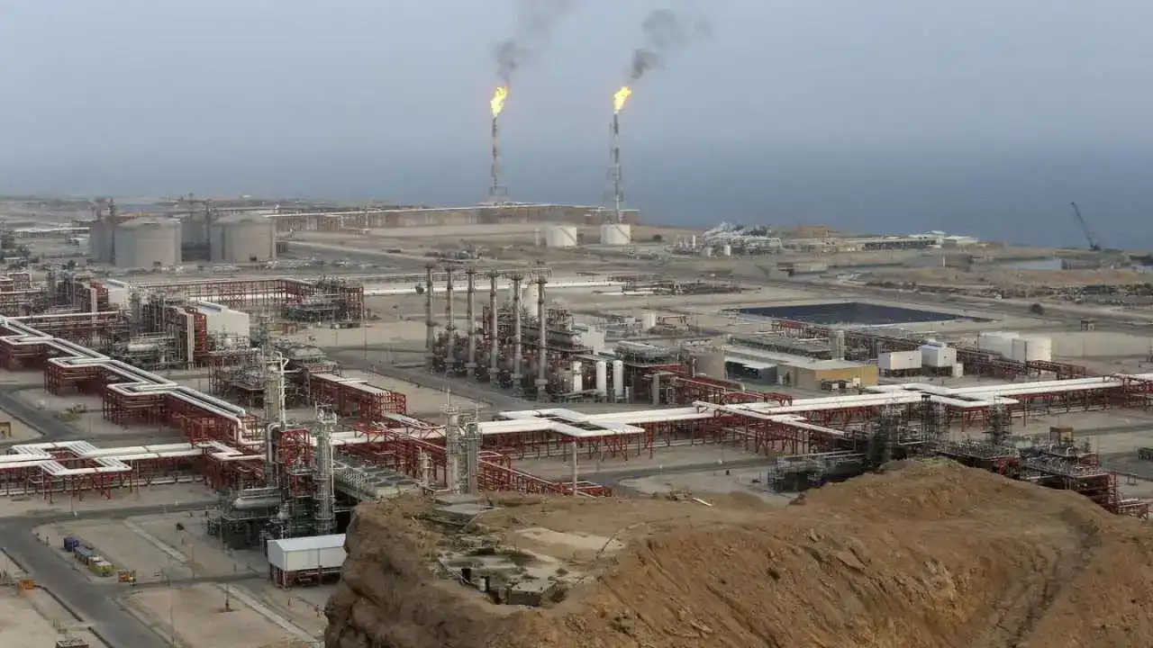 Израиль ударил по крупнейшему нефтехимическому комплексу Ирана и резко поднял ставки