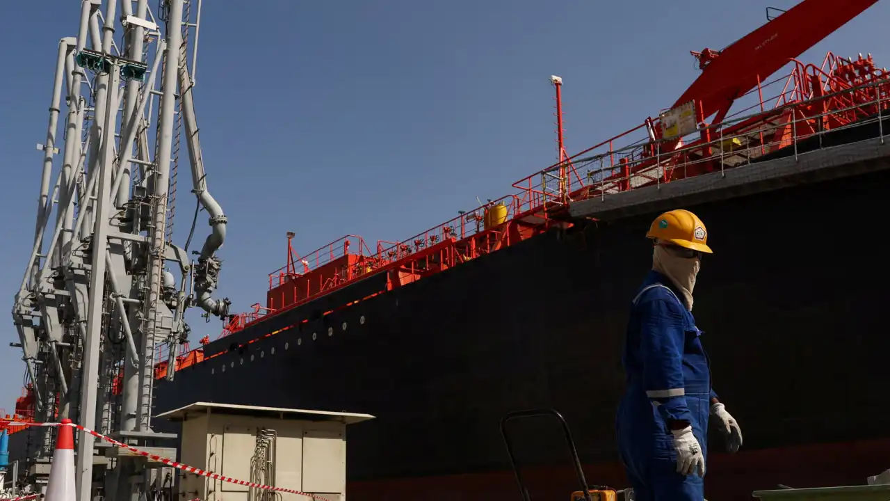 Нефть резко подешевела на фоне надежд на новую сделку США и Ирана