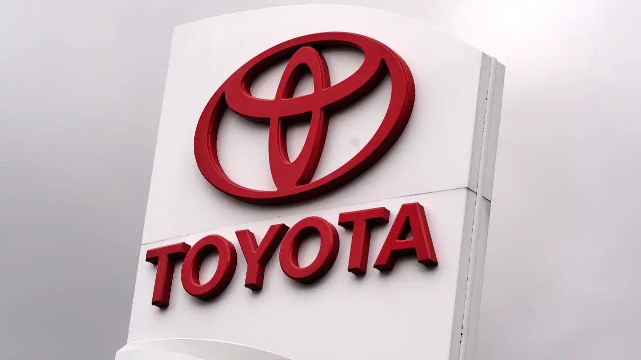 Пошлины Трампа сократили прибыль Toyota, несмотря на рост выручки