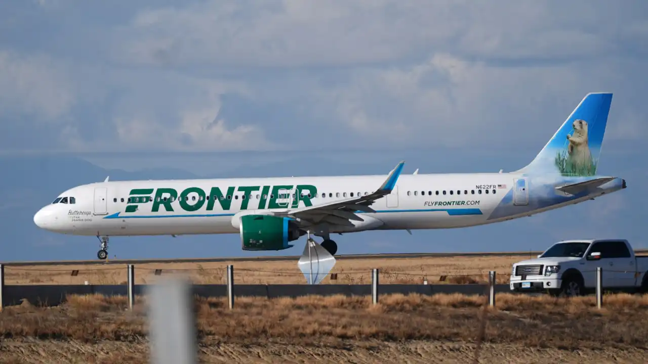 В Денвере самолёт Frontier насмерть сбил человека при взлёте