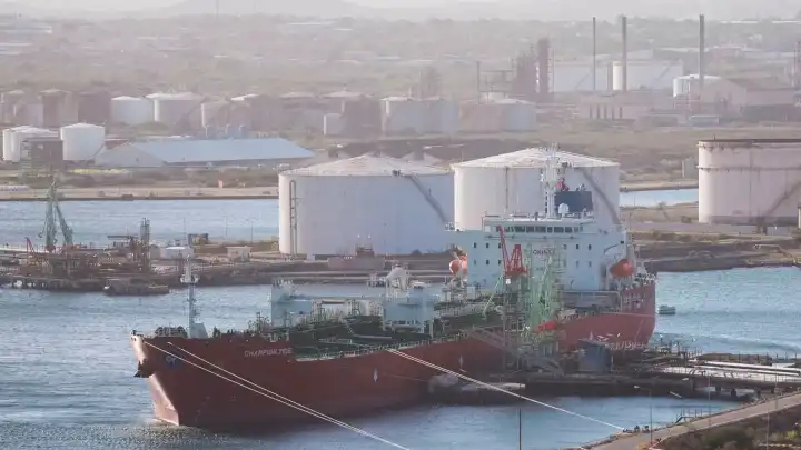 Нефть подорожала из-за хрупкого перемирия вокруг Ирана