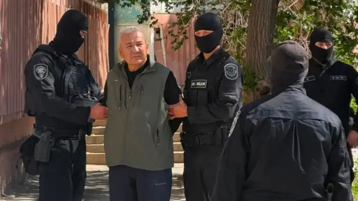 В Актау задержали активиста Муратбая Джумагалиева по подозрению в хранении наркотиков