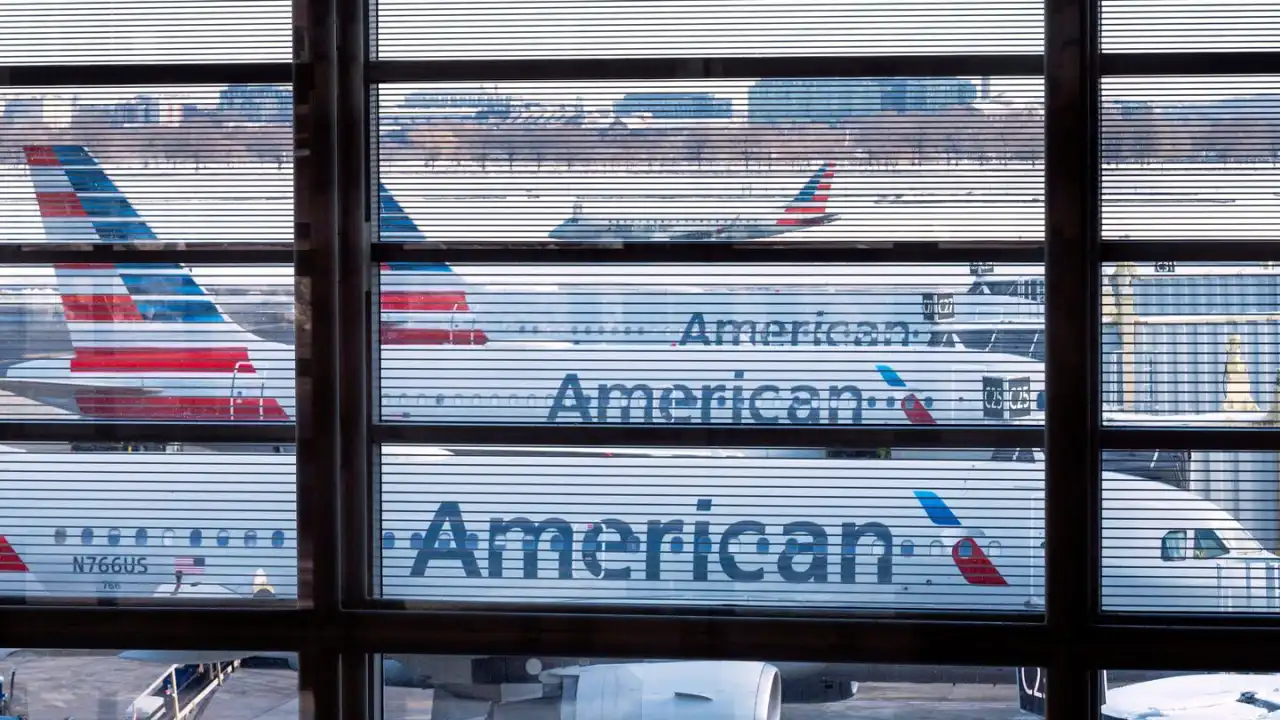 Рейс American Airlines в Шарлотт экстренно вернулся в Лондон