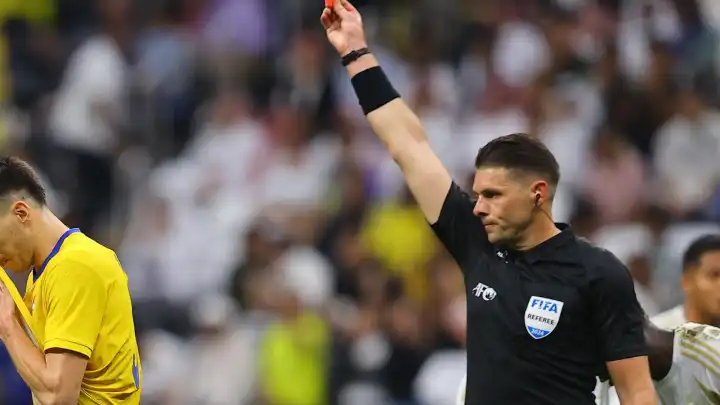 FIFA проверяет жест VAR-судьи после матча Германии