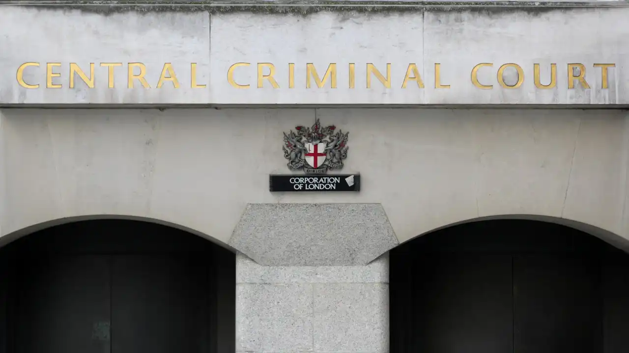 Суд в Лондоне отправил в тюрьму двух шпионов Пекина