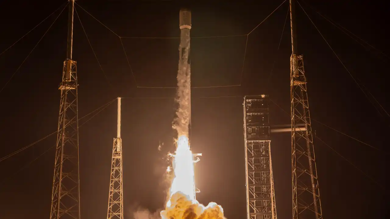 SpaceX вывела 24 спутника Starlink и укрепила позиции бизнеса
