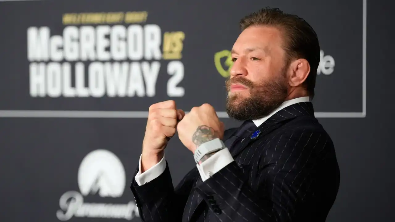 Конор Макгрегор проведёт бой с Максом Холлоуэем 11 июля на UFC 329