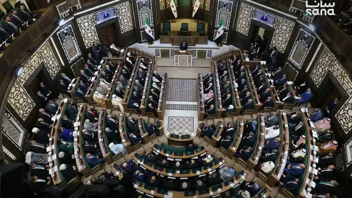 Парламент Сирии провёл первую сессию в Дамаске после свержения Асада