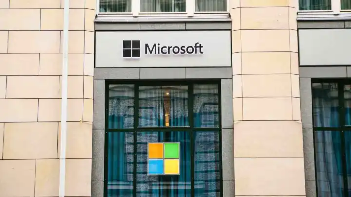 США: Microsoft выводит ИИ для кибербезопасности в новый драйвер роста