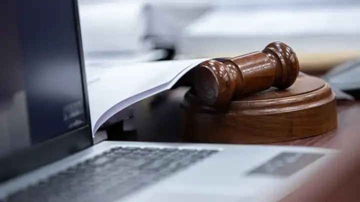 Суд в Хорезме ограничил свободу уроженцу области за наёмничество