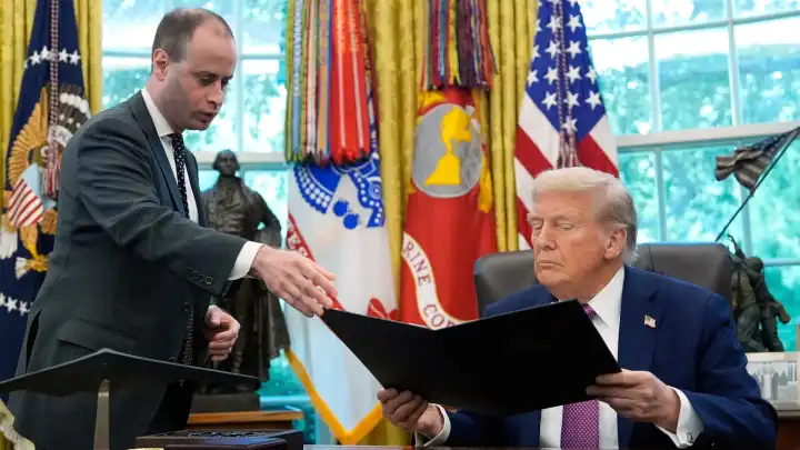 Трамп назначил Уилла Шарфа юрисконсультом Белого дома в США