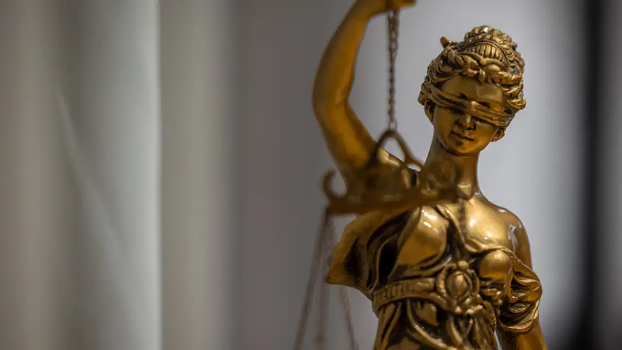 Суд отправил двух узбекистанцев в колонию за переправу людей через границу