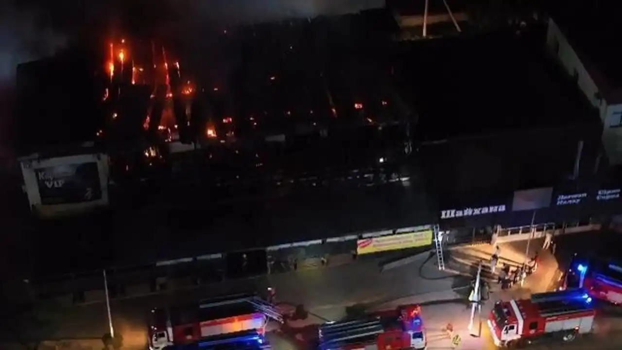 Огонь охватил 460 квадратных метров ресторана под Алматы