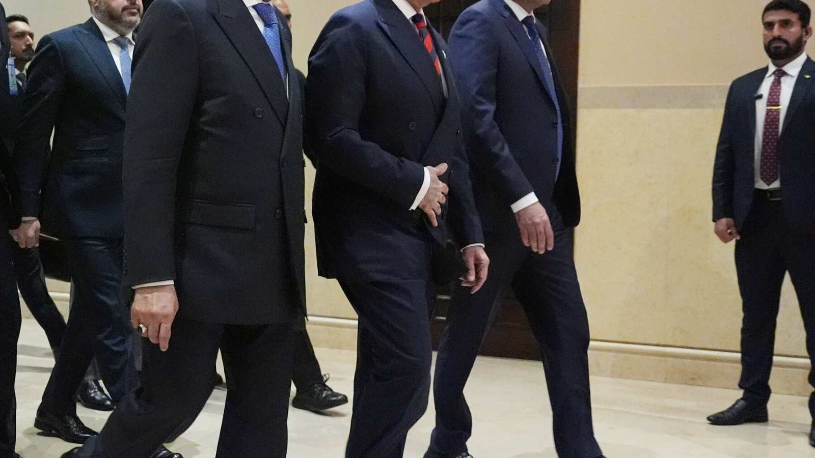 Пакистан снова пытается примирить США и Иран после срыва переговоров