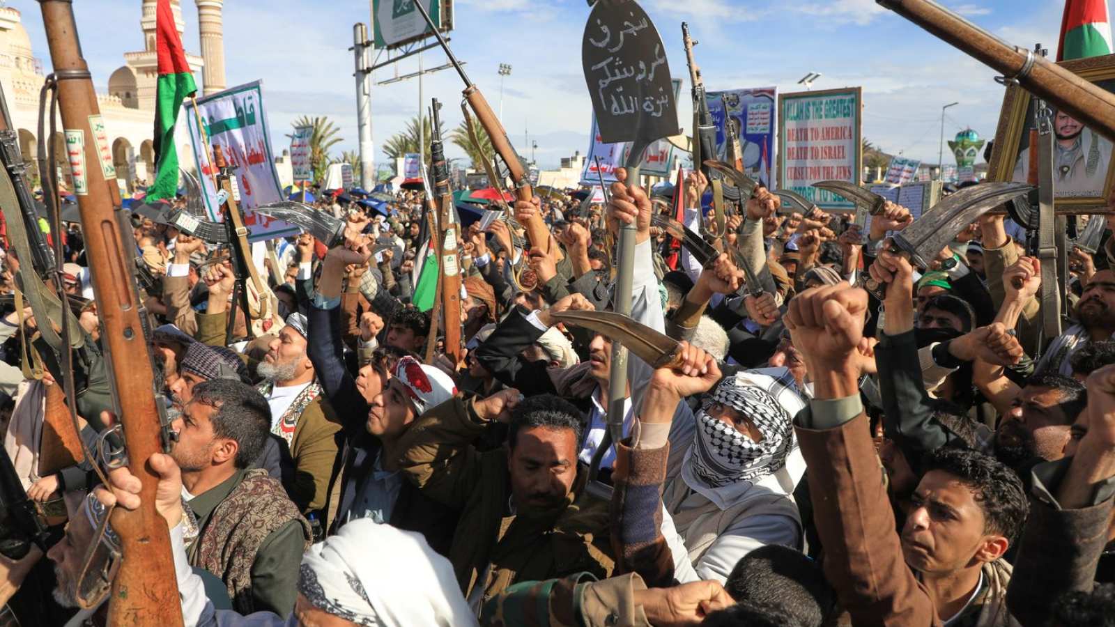 Хуситы готовят новый удар по мировой торговле через Баб-эль-Мандеб